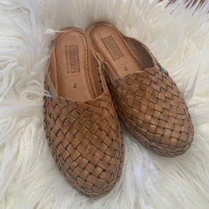 Mohinder woven leather mules slide sandals size 7